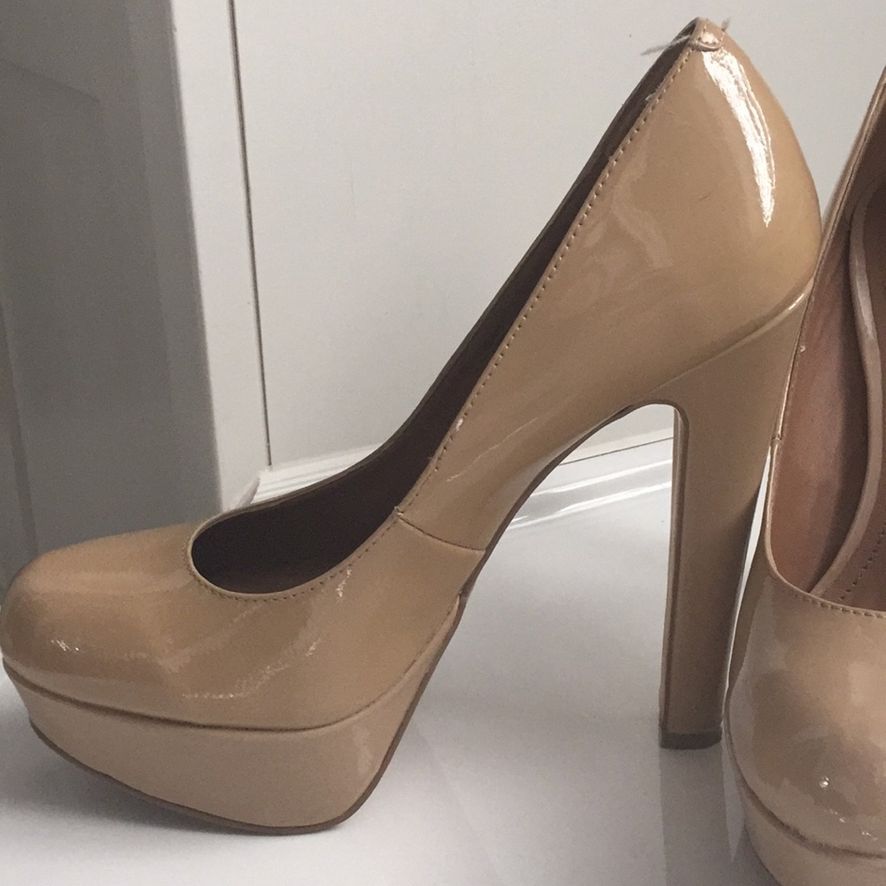 4 inch patent leather Steve Madden tan heels
